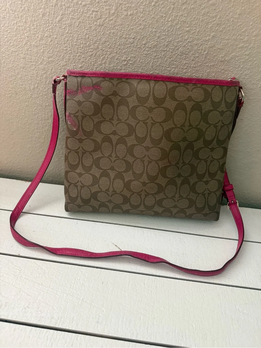 Coach crossbody signature